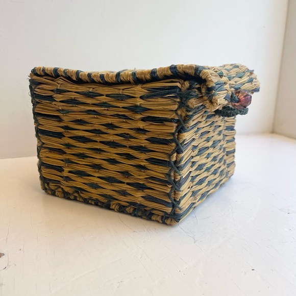 Vintage Handmade Storage Container - Picture 5 of 10